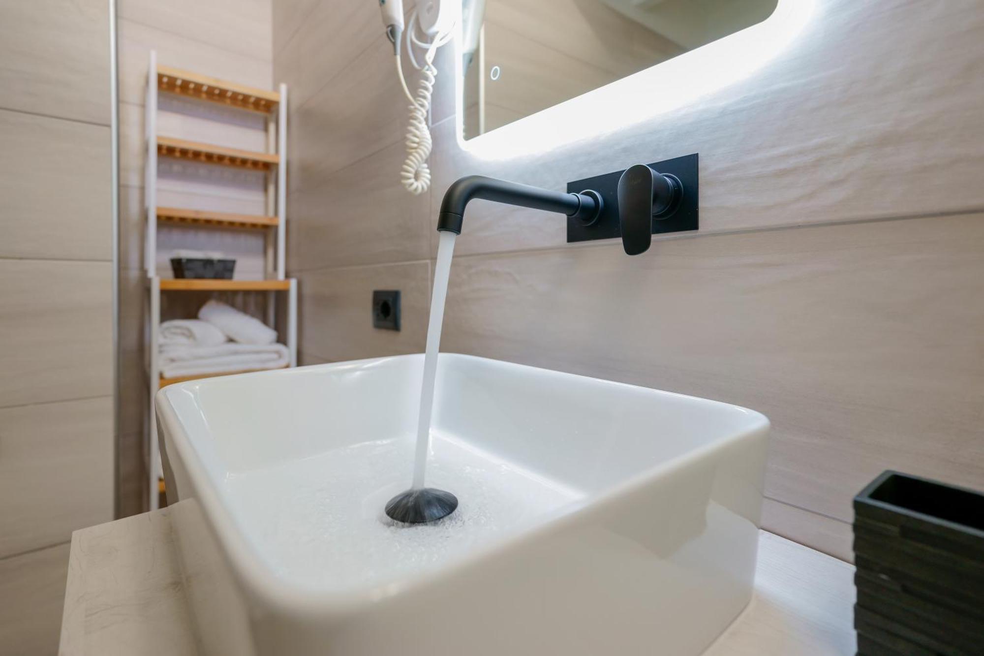 Unplug Bed and Breakfast Quartu SantʼElena Exteriör bild